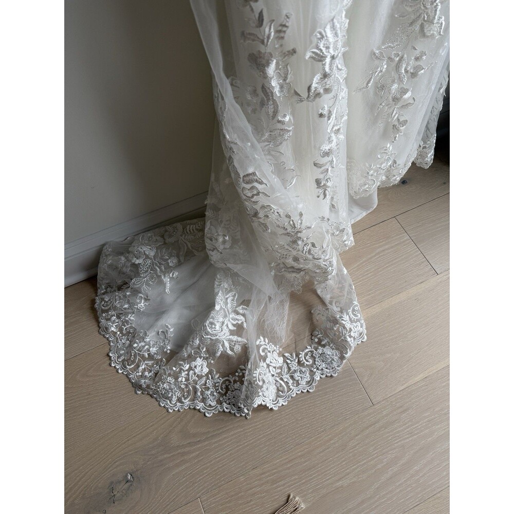 MERRY’S Lace Wedding Dress-Chapel Train-10; Fits Street Size 4 - Picture 10 of 14